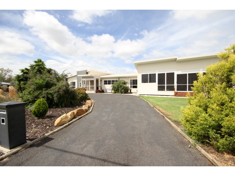 11 Henderson Street, Dalby QLD 4405