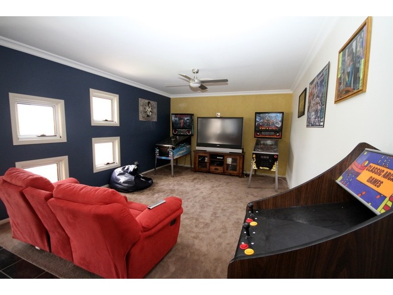 11 Henderson Street, Dalby QLD 4405