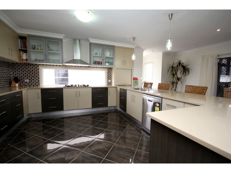 11 Henderson Street, Dalby QLD 4405