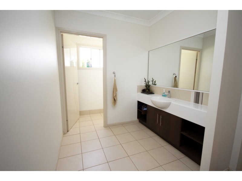 11 Henderson Street, Dalby QLD 4405