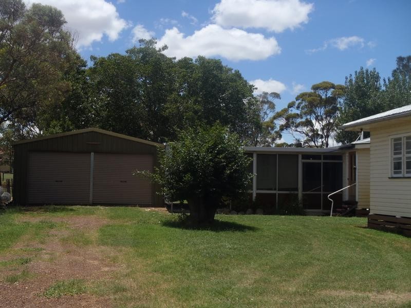 5 Railway Street, Bowenville QLD 4404