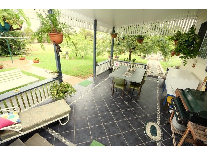 22 Weale Street, Dalby QLD 4405