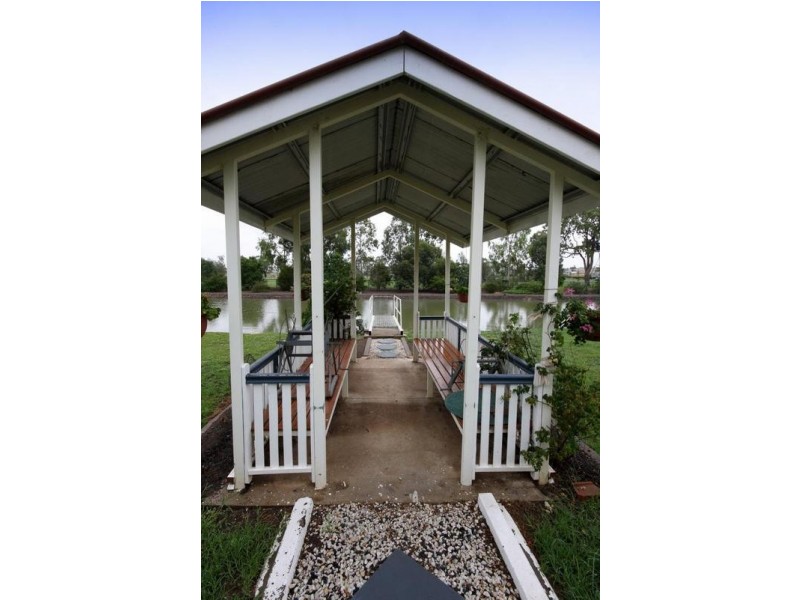 22 Weale Street, Dalby QLD 4405