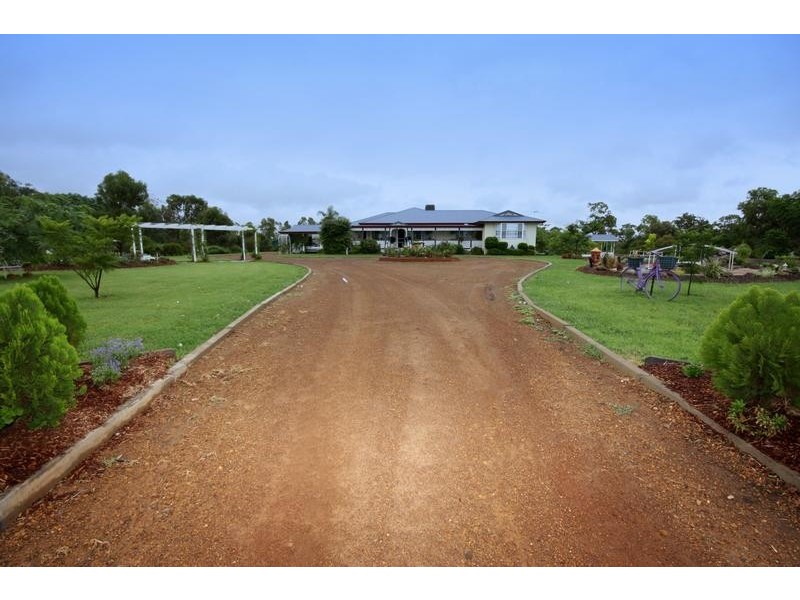 22 Weale Street, Dalby QLD 4405