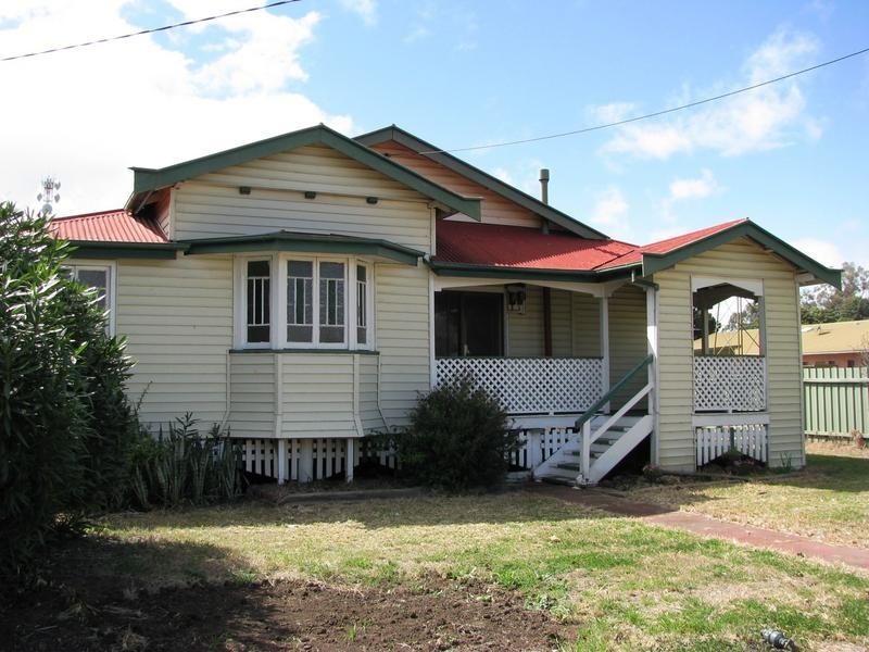 59 Bunya Street, Dalby QLD 4405