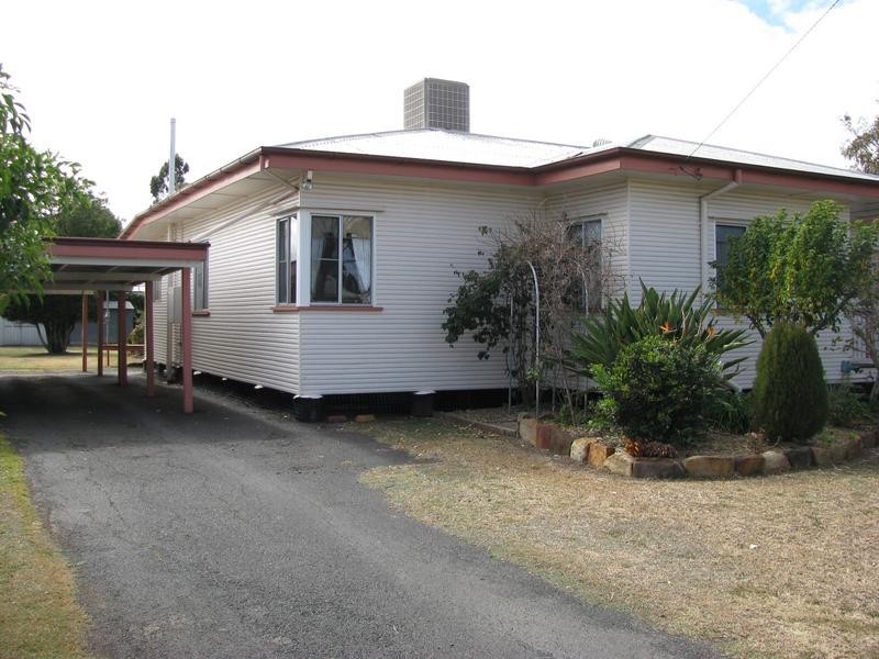 15 Horace Street, Dalby QLD 4405