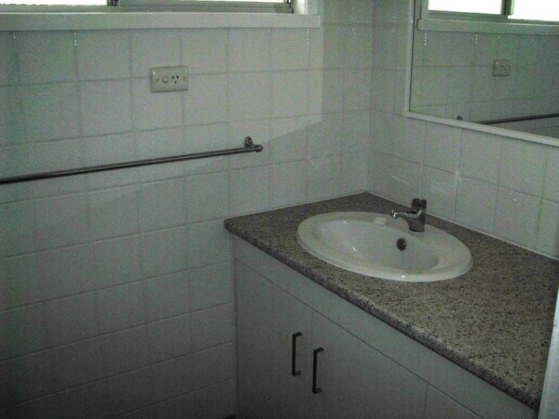 1/15 Nicholson, Dalby QLD 4405