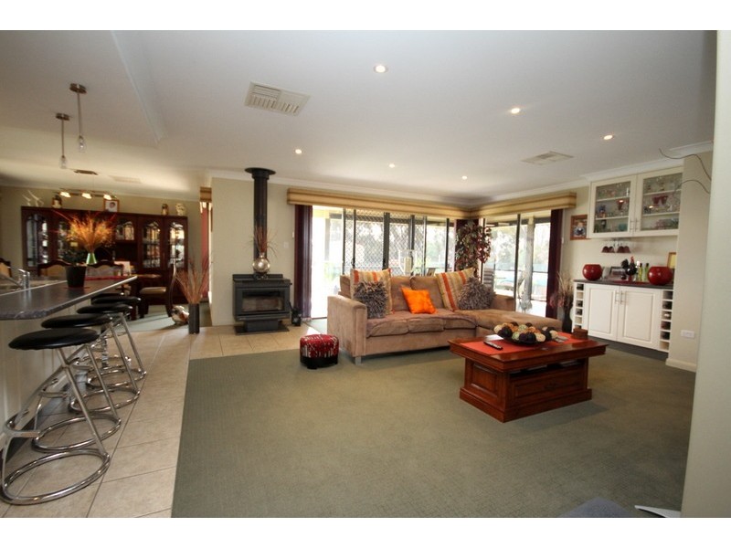 8 Jacaranda Court, Dalby QLD 4405