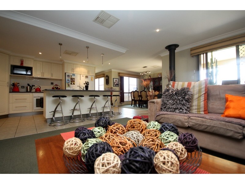 8 Jacaranda Court, Dalby QLD 4405