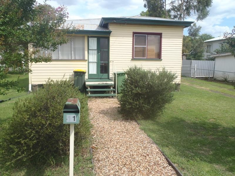 11 Clark Street, Dalby QLD 4405
