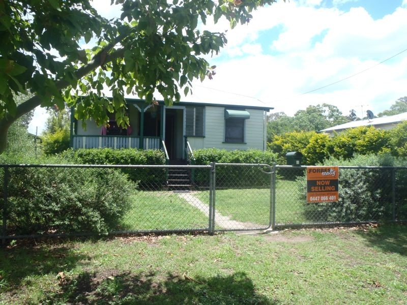 4 Amelia Street, Dalby QLD 4405
