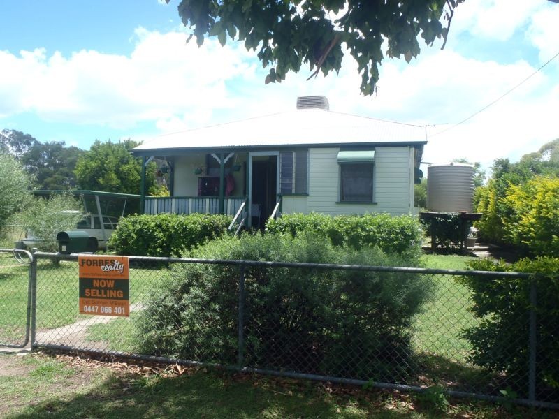 4 Amelia Street, Dalby QLD 4405