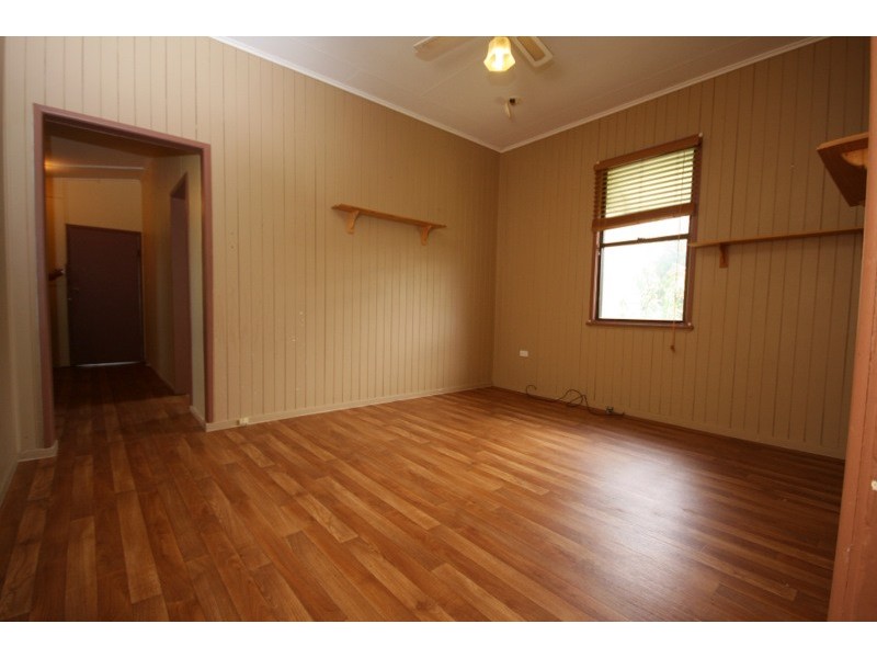 4 Amelia Street, Dalby QLD 4405