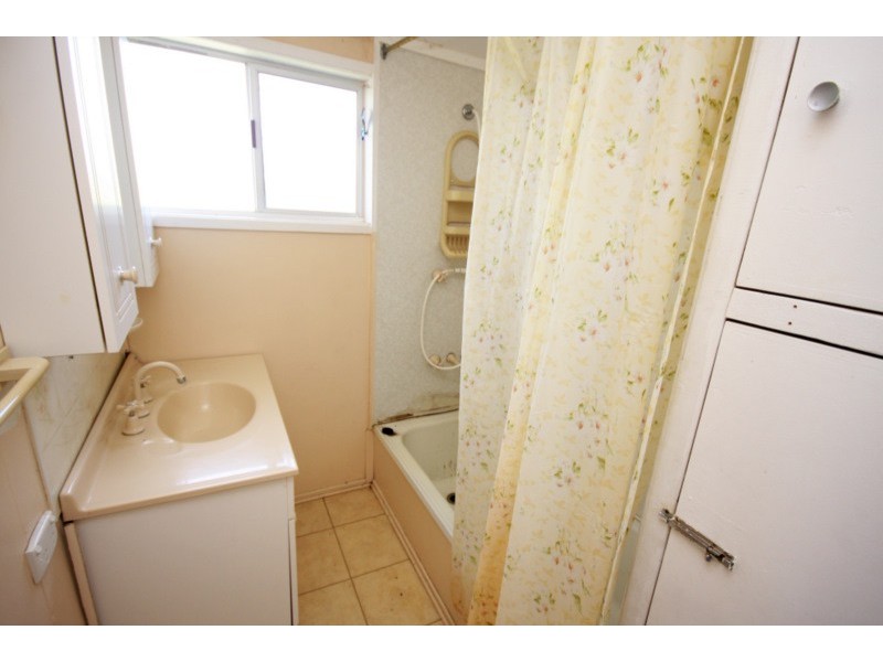 4 Amelia Street, Dalby QLD 4405