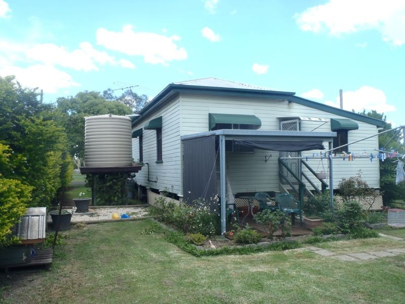 4 Amelia Street, Dalby QLD 4405