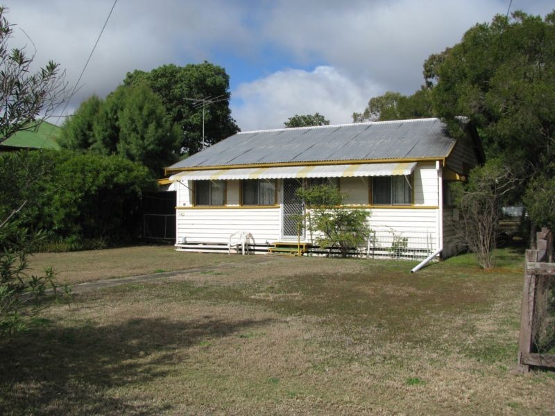 24 Etty Street, Dalby QLD 4405