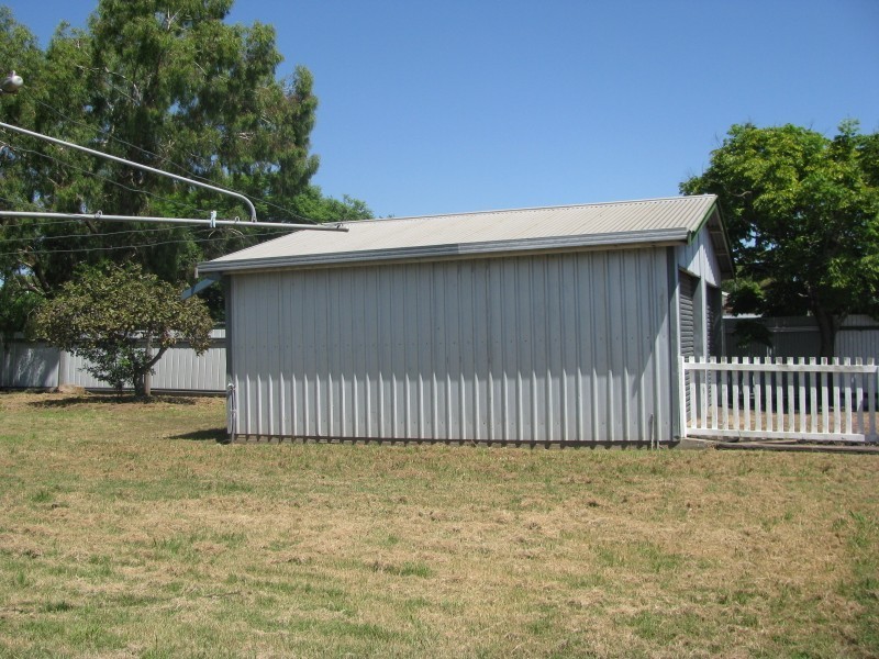 2 Palmer Street, Dalby QLD 4405