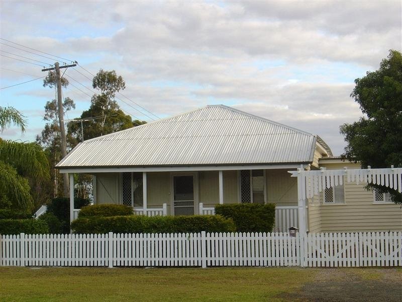82 Edward Street, Dalby QLD 4405