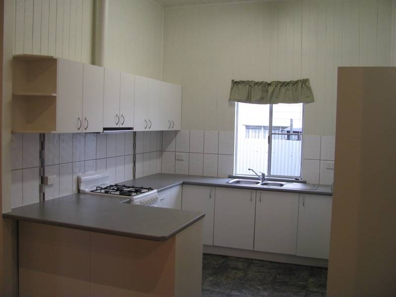 118 Edward Street, Dalby QLD 4405