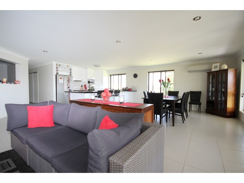 37 Southern Cross Drive, Dalby QLD 4405