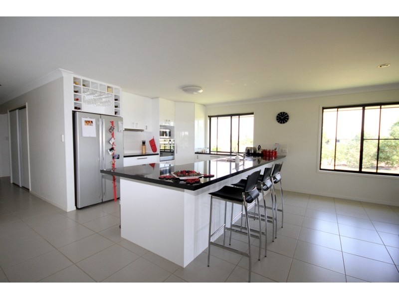 37 Southern Cross Drive, Dalby QLD 4405