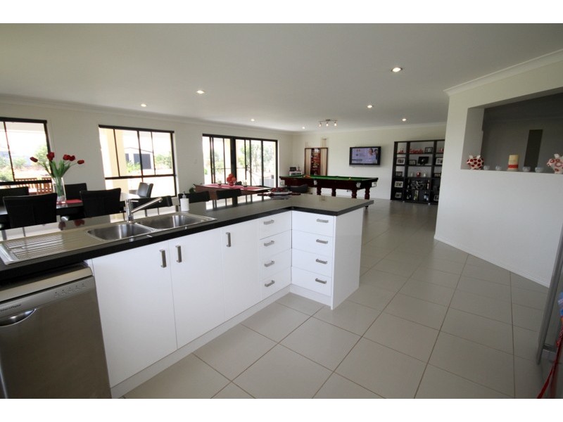 37 Southern Cross Drive, Dalby QLD 4405