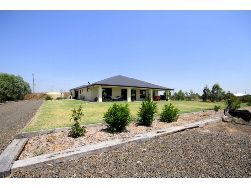 37 Southern Cross Drive, Dalby QLD 4405