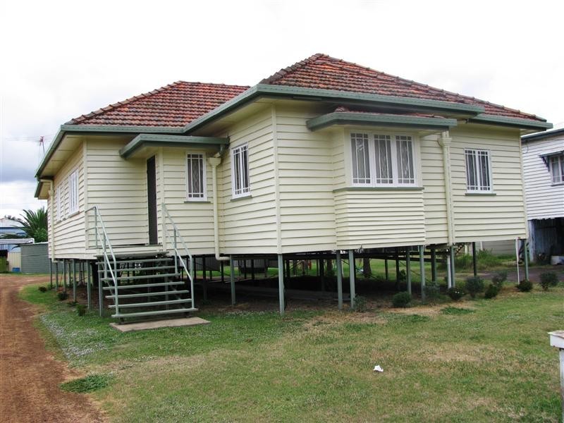 1 Scarlet Street, Dalby QLD 4405