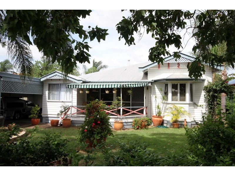 8 Nolan Street, Dalby QLD 4405