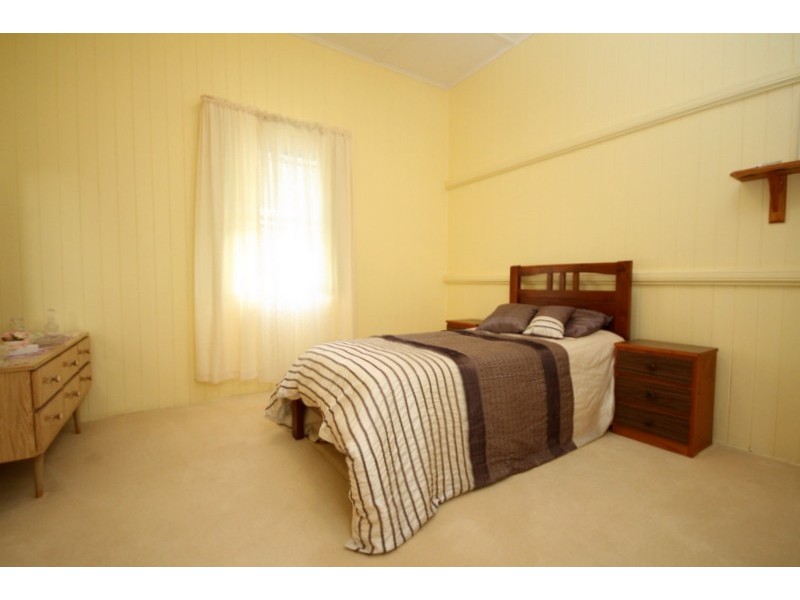 8 Nolan Street, Dalby QLD 4405