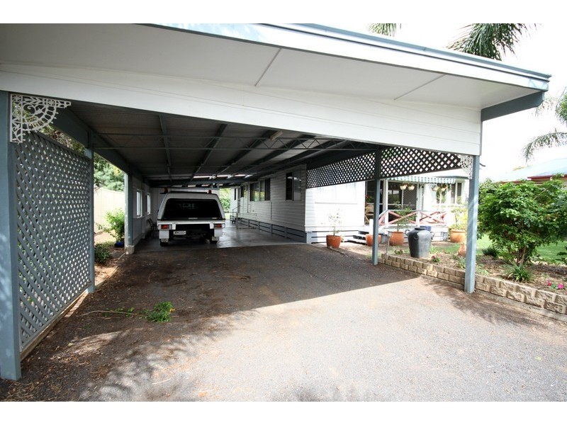 8 Nolan Street, Dalby QLD 4405