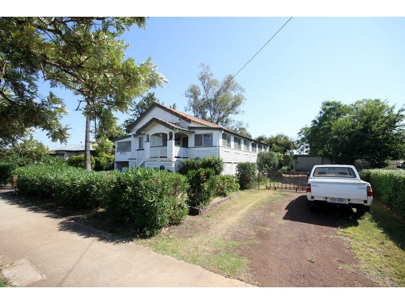 31 Bunya Street, Dalby QLD 4405