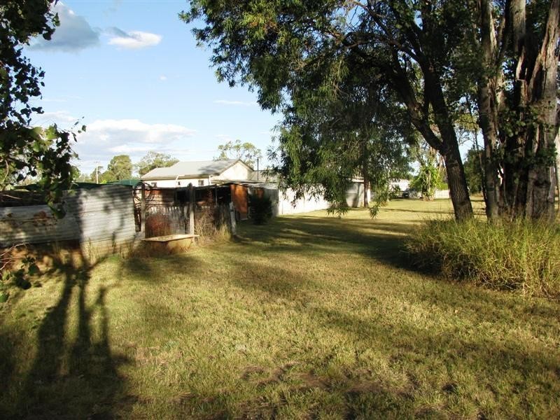 21 Albert Street, Jandowae QLD 4410