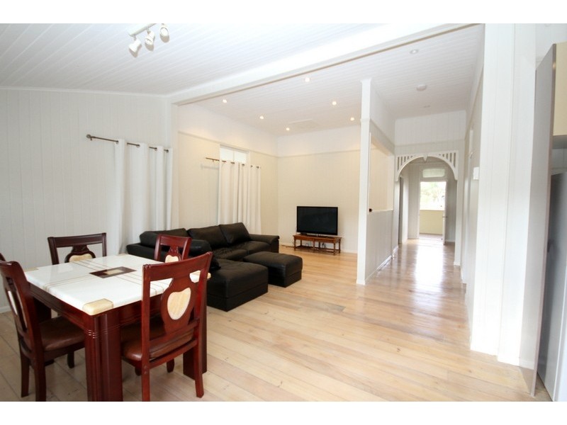 148 Oakwood Street, Dalby QLD 4405