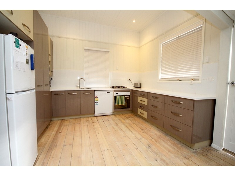 148 Oakwood Street, Dalby QLD 4405