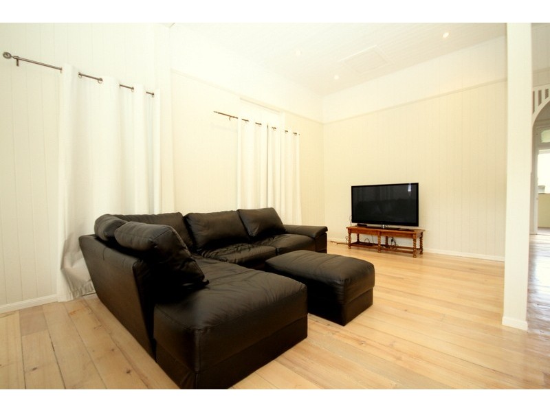 148 Oakwood Street, Dalby QLD 4405