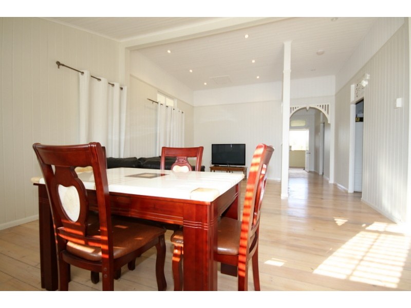 148 Oakwood Street, Dalby QLD 4405