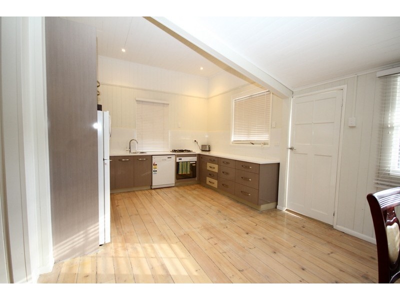 148 Oakwood Street, Dalby QLD 4405