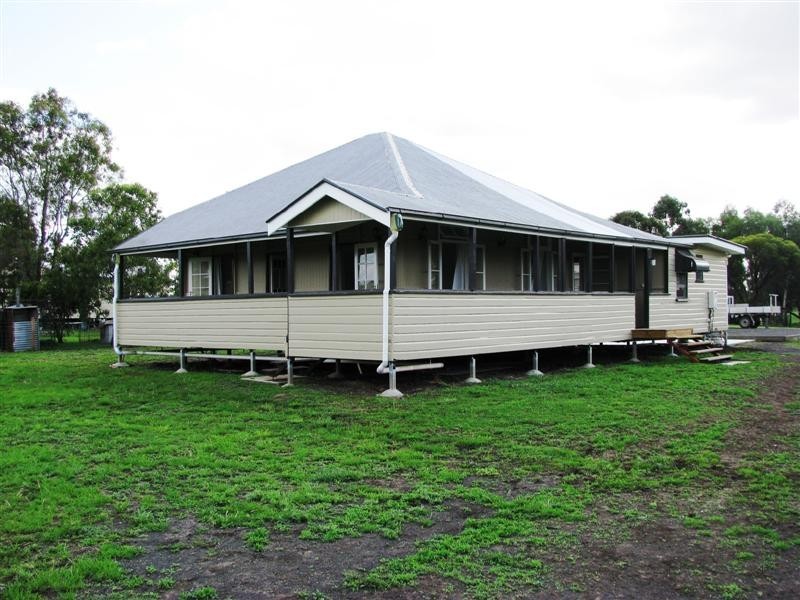 148 Oakwood Street, Dalby QLD 4405