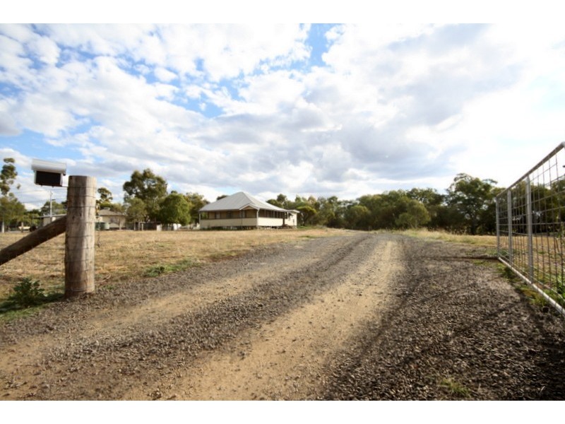 148 Oakwood Street, Dalby QLD 4405