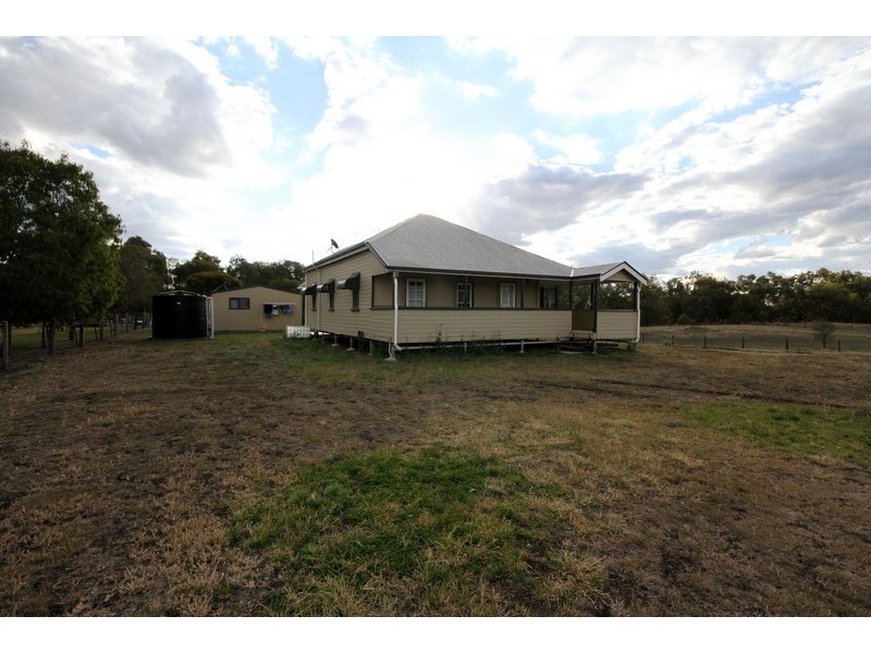 148 Oakwood Street, Dalby QLD 4405