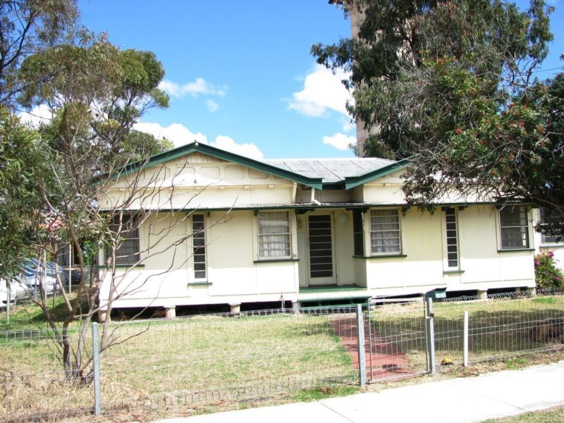 22 Roche Street, Dalby QLD 4405