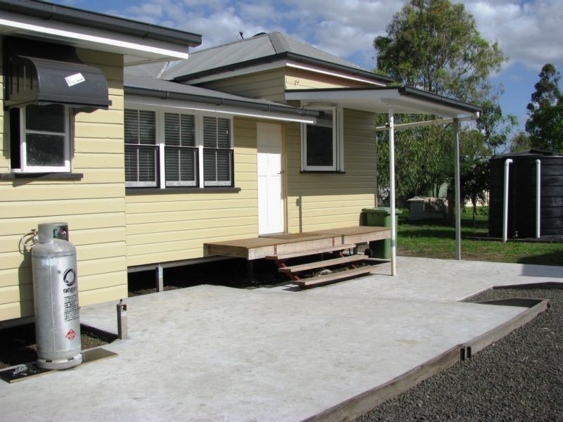 148 Oakwood Street, Dalby QLD 4405