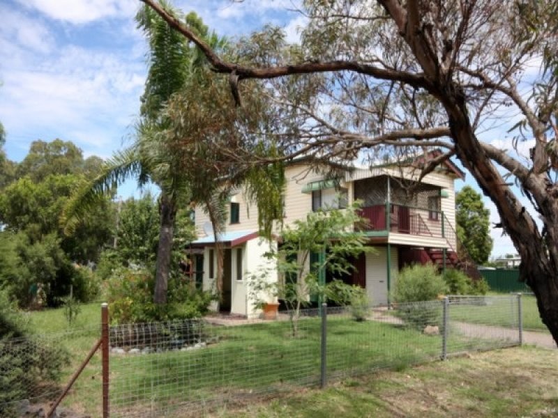 10 Blaxland Road, Dalby QLD 4405