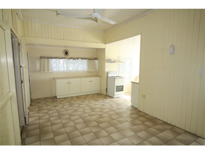 31 Bunya Street, Dalby QLD 4405