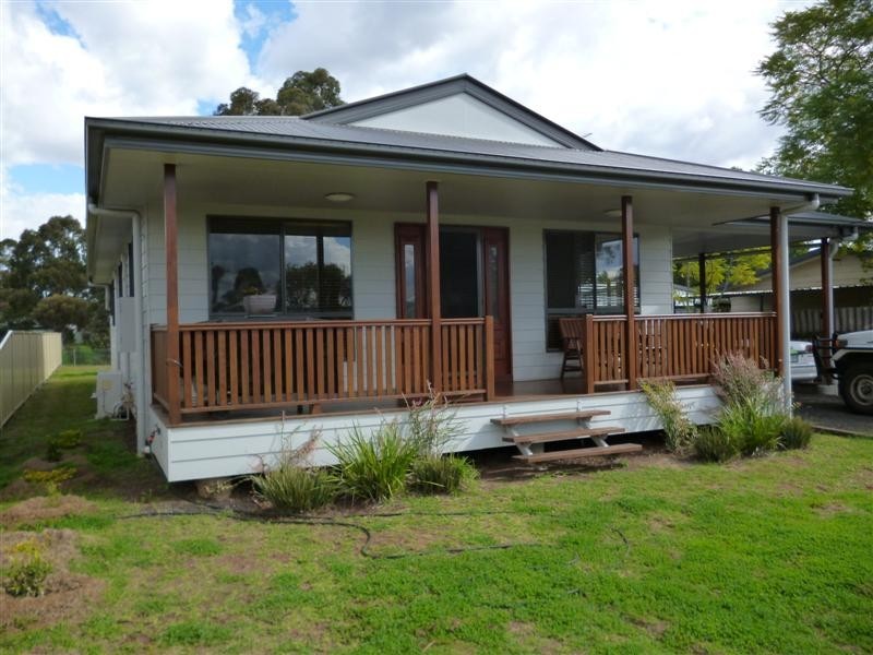 10 Horace St, Dalby QLD 4405