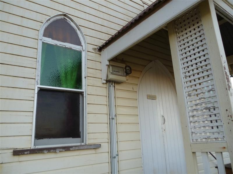 12 DE LACY STREET, Kaimkillenbun QLD 4406