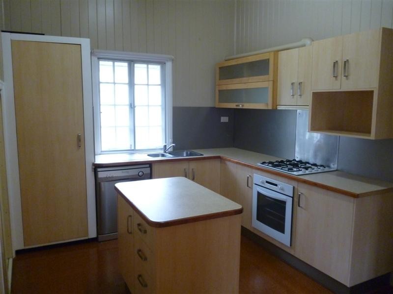 6 New Street, Dalby QLD 4405