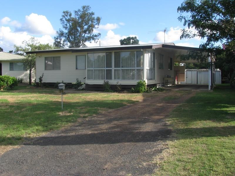 24 Dunmall St, Dalby QLD 4405