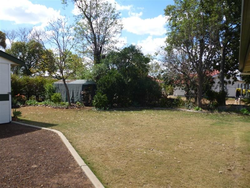 42 Nicholson Street, Dalby QLD 4405